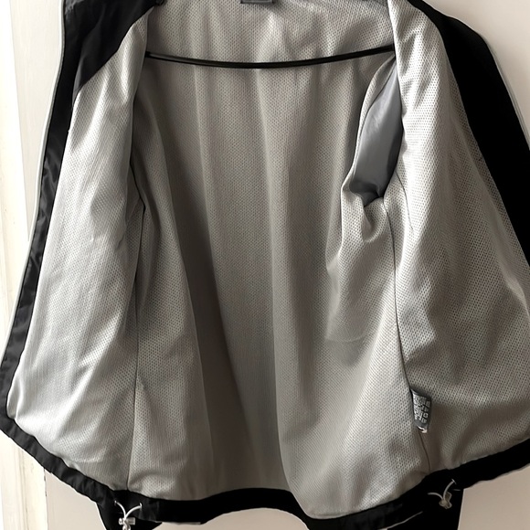 New Balance Windbreaker - Picture 4 of 5